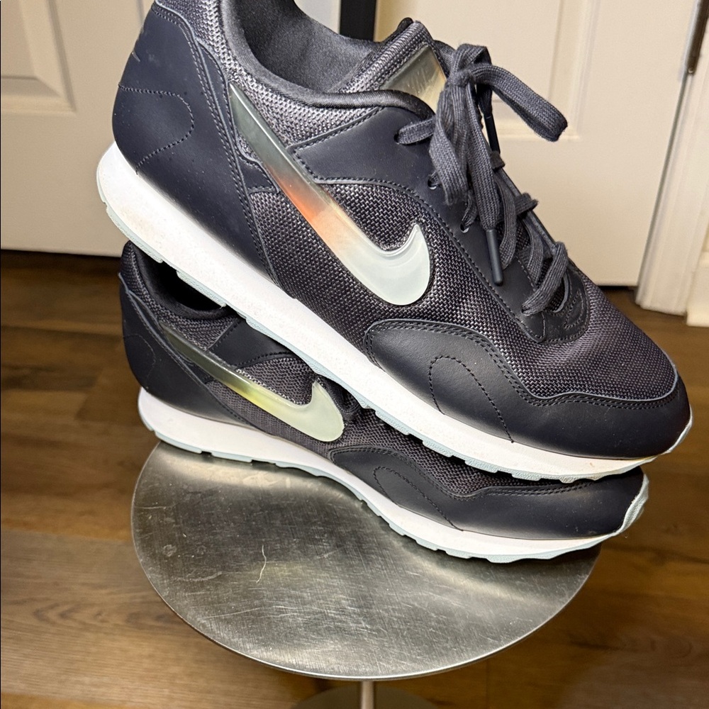 Nike Black and White Athletic Shoes - Picture 9 of 15